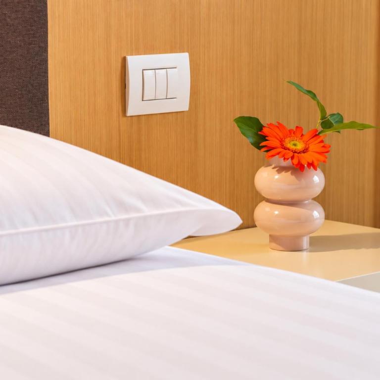 Giax Tower Residences - Pool, Spa & Gym - Multiple Apartments for Families & Groups - 15 Min from Duomo - Appartamento con 1 Camera da Letto, Balcone e Vista Montagna - 2
