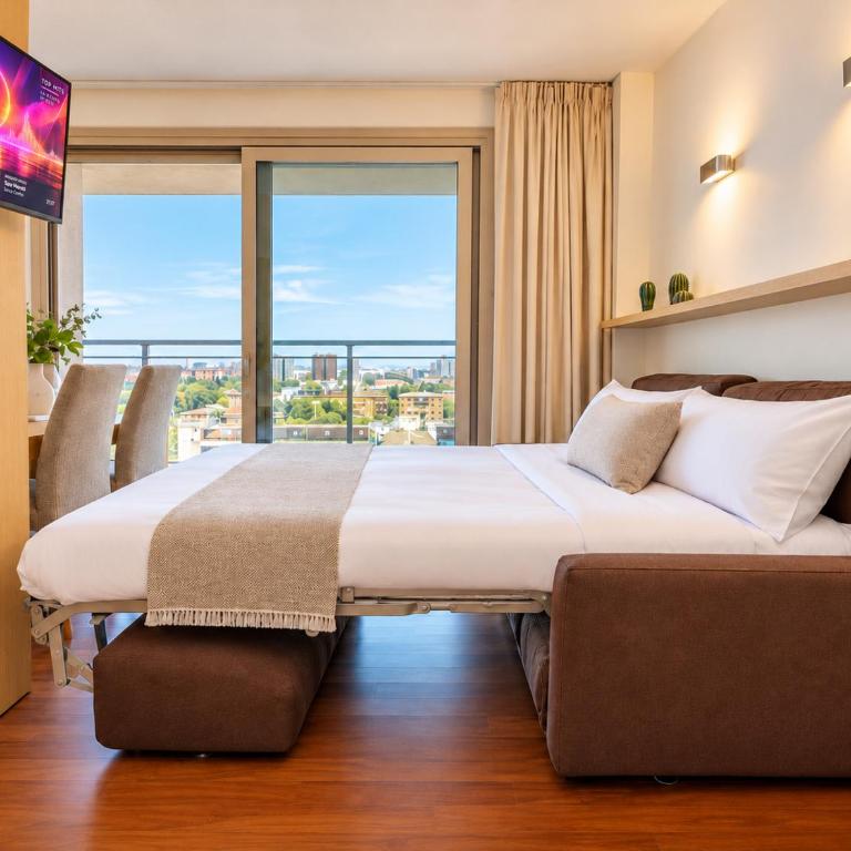 Giax Tower Residences - Pool, Spa & Gym - Multiple Apartments for Families & Groups - 15 Min from Duomo - Appartamento con 1 Camera da Letto, Balcone e Vista Montagna - 9