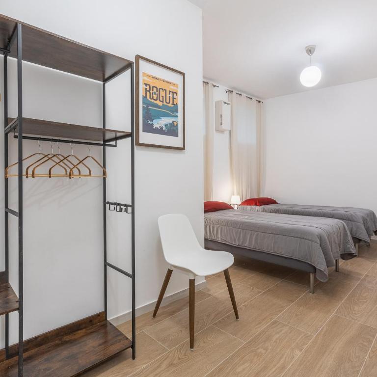 GuestHost - Le Due Torri Apartment with courtyard! - Appartamento con 1 Camera da Letto - 1