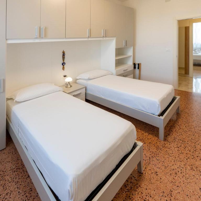 HouSmart Giambologna 8 - Appartamento Standard con 2 Camere da Letto - 24