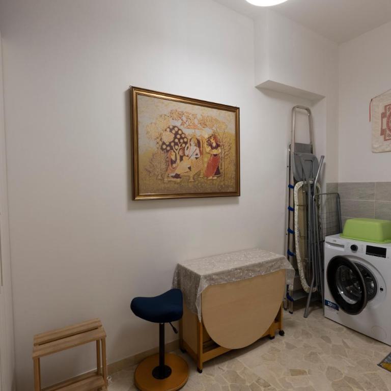 HouSmart Giambologna 8 - Appartamento Standard con 2 Camere da Letto - 40