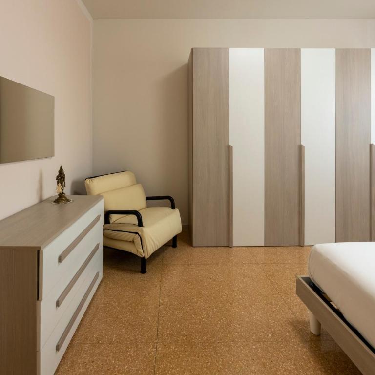 HouSmart Giambologna 8 - Appartamento Standard con 2 Camere da Letto - 34