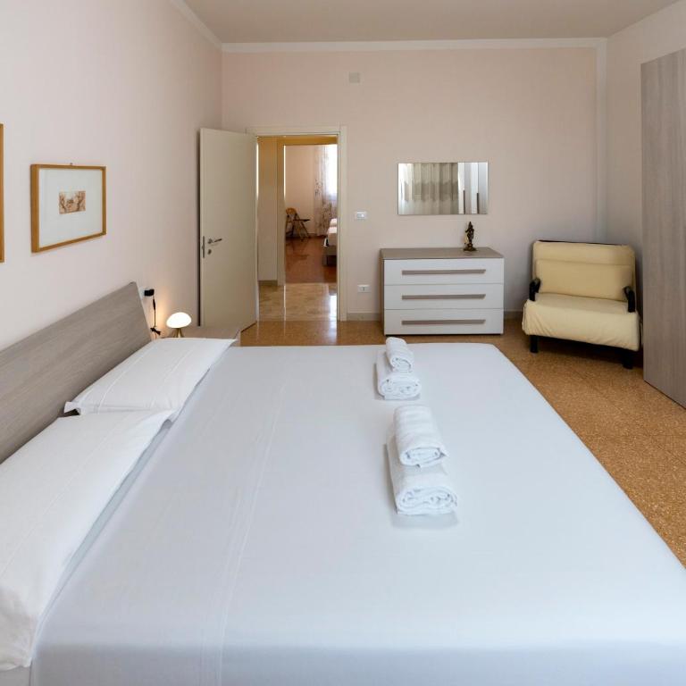 HouSmart Giambologna 8 - Appartamento Standard con 2 Camere da Letto - 30