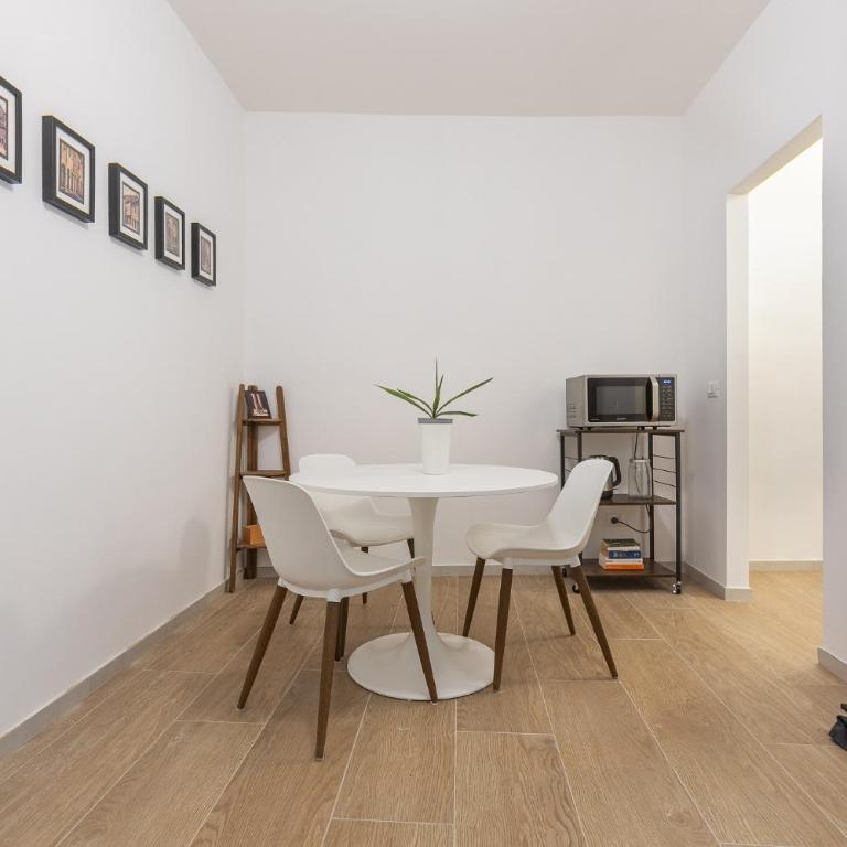 GuestHost - Le Due Torri Apartment with courtyard! - Appartamento con 1 Camera da Letto - 4