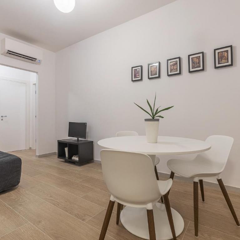 GuestHost - Le Due Torri Apartment with courtyard! - Appartamento con 1 Camera da Letto - 18