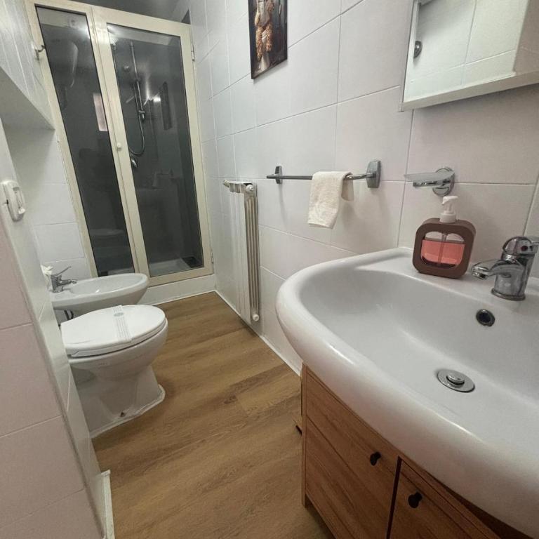 Regi Station - Camera Quadrupla con Bagno Privato - 3