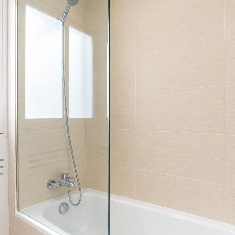 Duplex in the Heart of Madrid - Temporada - Apartamento de 3 dormitorios - 17