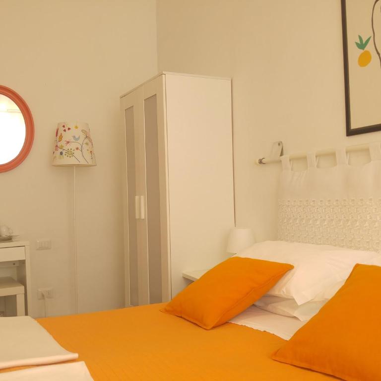 Lucretia House - Camera Matrimoniale/Doppia con Letti Singoli con Bagno Privato Esterno - 5