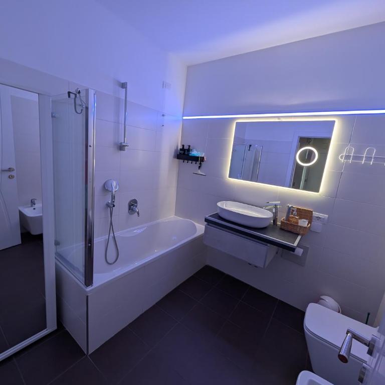 Sogno DiVino - Apartment in Como - Appartamento con 2 Camere da Letto e Balcone - 18