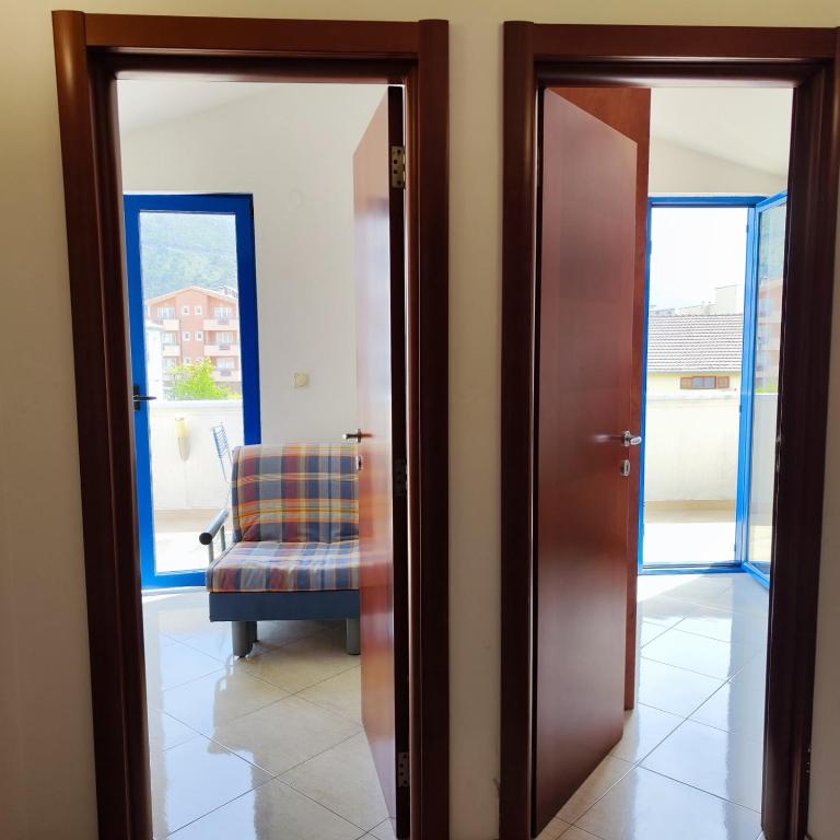 Glory Apartment - Velika Dvokrevetna Soba sa Bračnim Krevetom - 7
