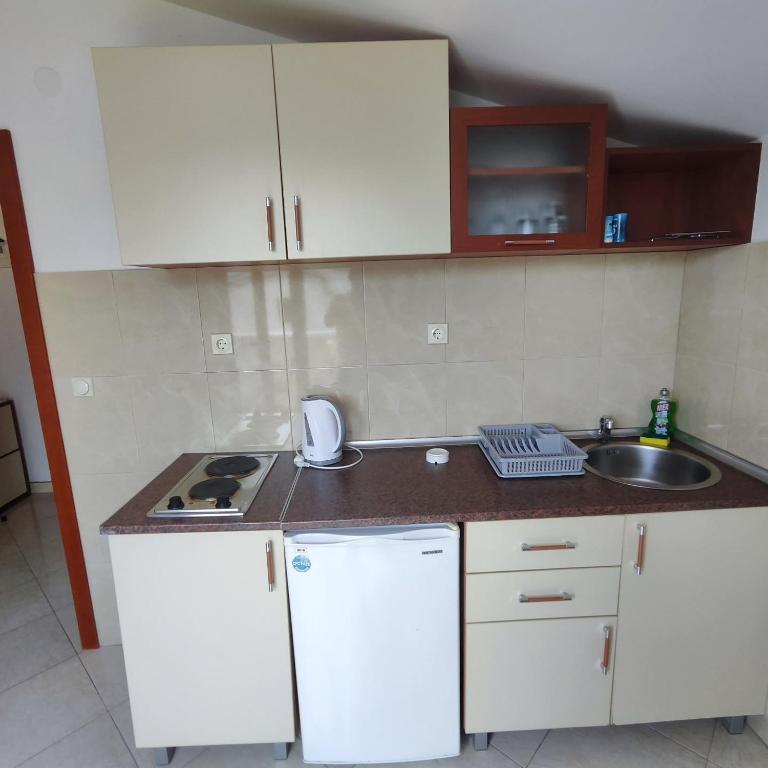 Glory Apartment - Velika Dvokrevetna Soba sa Bračnim Krevetom - 13