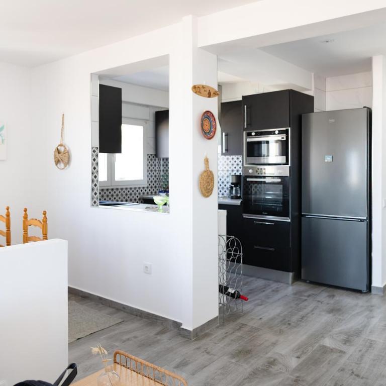 Salimar Apartment - Sea & Salt Lake Views - 250m to the Beach - Apartment mit 2 Schlafzimmern - 15