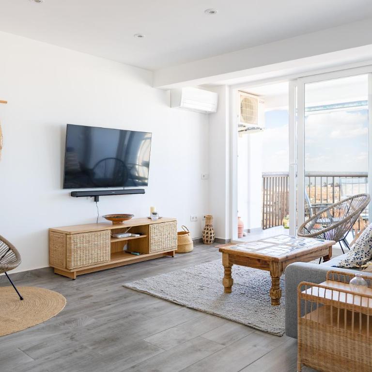 Salimar Apartment - Sea & Salt Lake Views - 250m to the Beach - Apartment mit 2 Schlafzimmern - 24