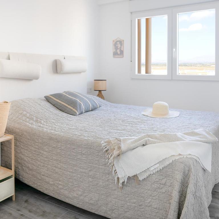 Salimar Apartment - Sea & Salt Lake Views - 250m to the Beach - Apartment mit 2 Schlafzimmern - 56