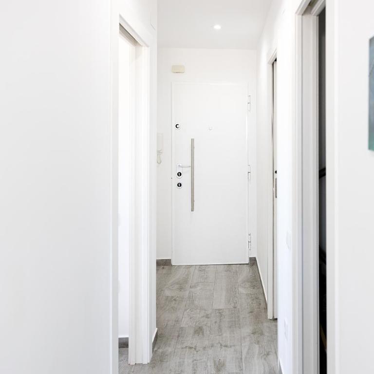 Salimar Apartment - Sea & Salt Lake Views - 250m to the Beach - Apartment mit 2 Schlafzimmern - 57