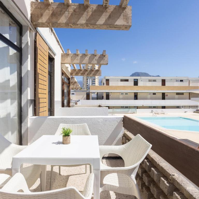 Las Americas lovely pool view - Apartment with Terrace - 22