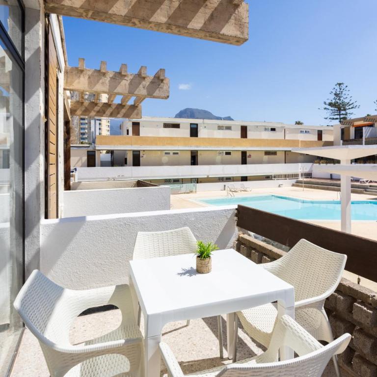 Las Americas lovely pool view - Apartment with Terrace - 23