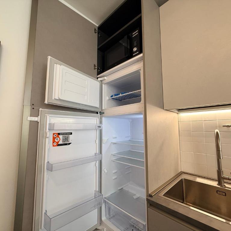 Blue Coral Apartment - City Center - Two-Bedroom Apartment - 36