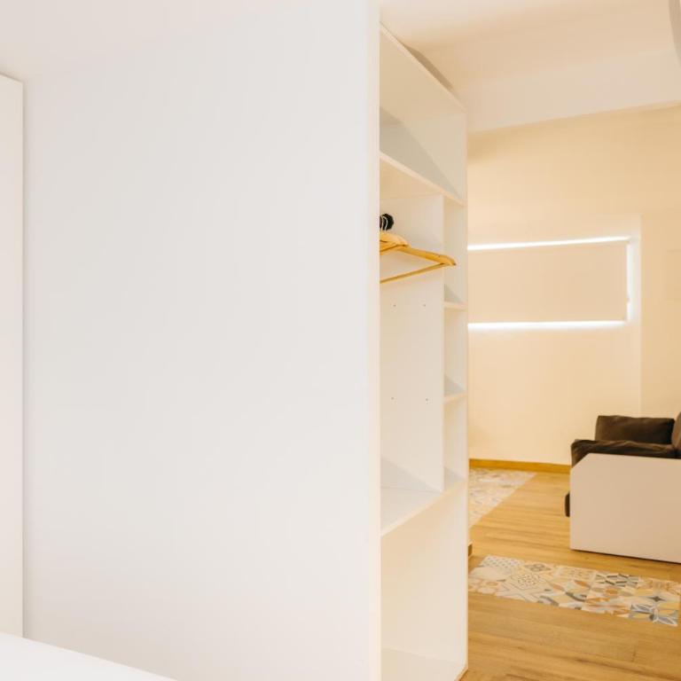 Pinot Noir Harbor's Light - Three-Bedroom Apartment - 11