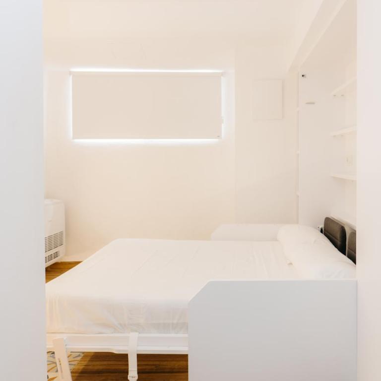 Pinot Noir Harbor's Light - Three-Bedroom Apartment - 14