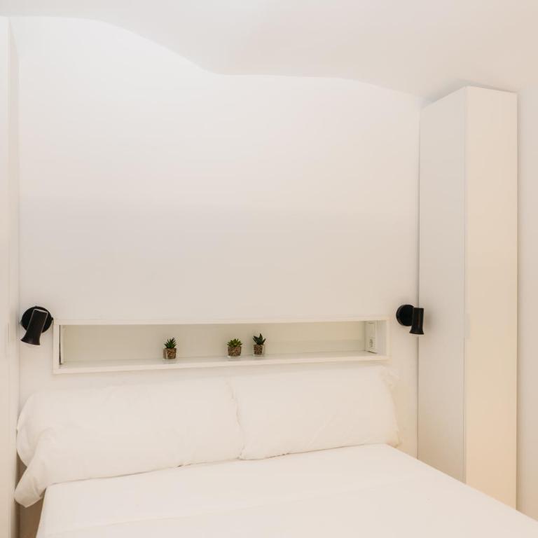 Pinot Noir Harbor's Light - Three-Bedroom Apartment - 10