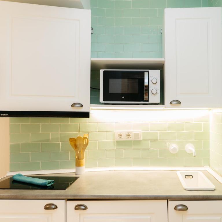 Pinot Noir Harbor's Light - Three-Bedroom Apartment - 3
