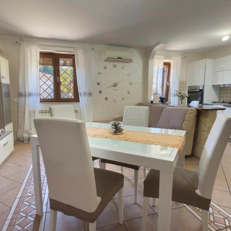 Liberty House airport 5 minutes - Two-Bedroom Apartment - 5