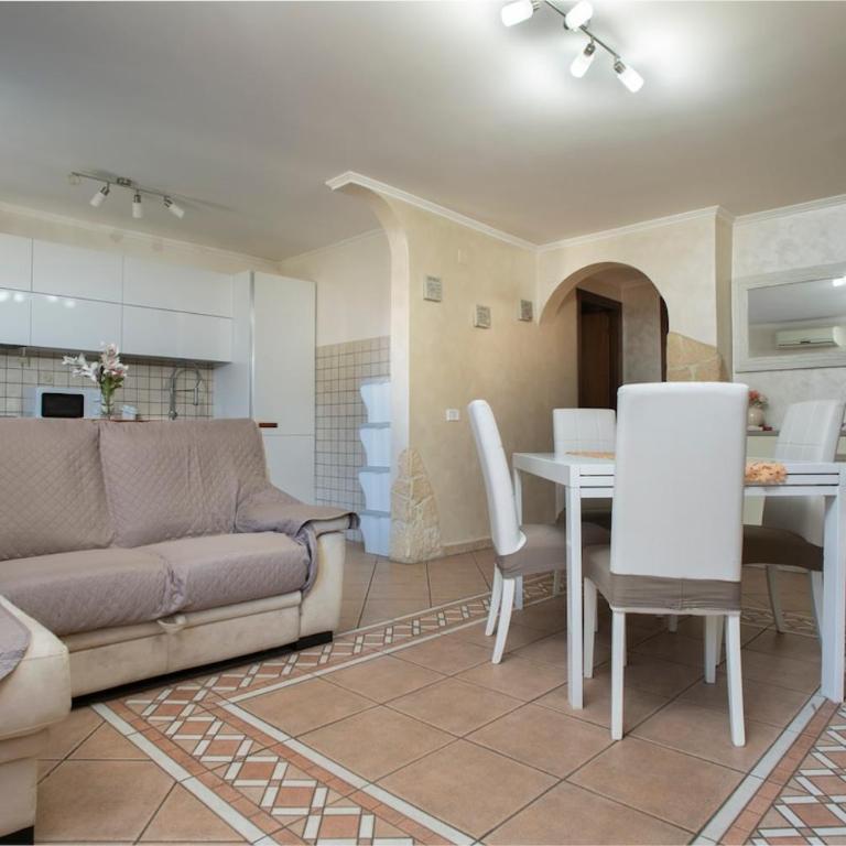 Liberty House airport 5 minutes - Two-Bedroom Apartment - 7
