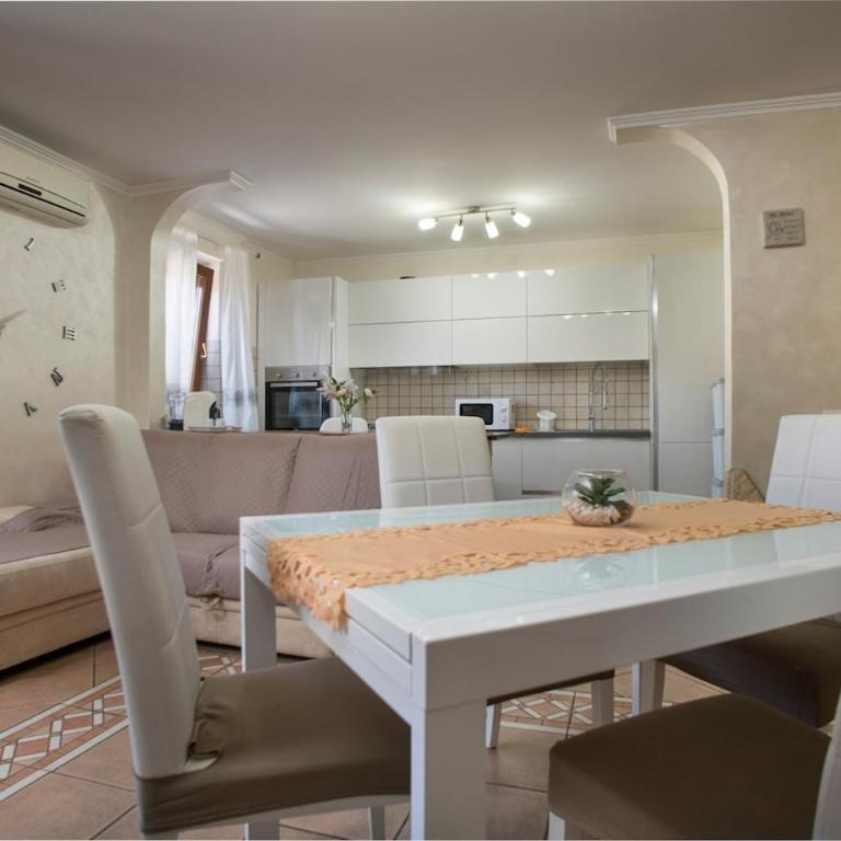 Liberty House airport 5 minutes - Two-Bedroom Apartment - 9