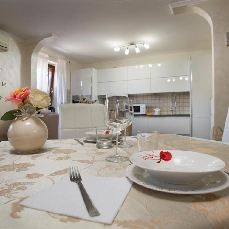 Liberty House airport 5 minutes - Two-Bedroom Apartment - 18
