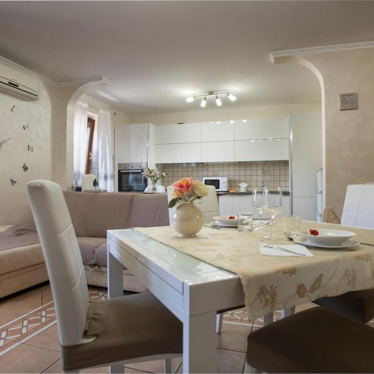 Liberty House airport 5 minutes - Two-Bedroom Apartment - 19