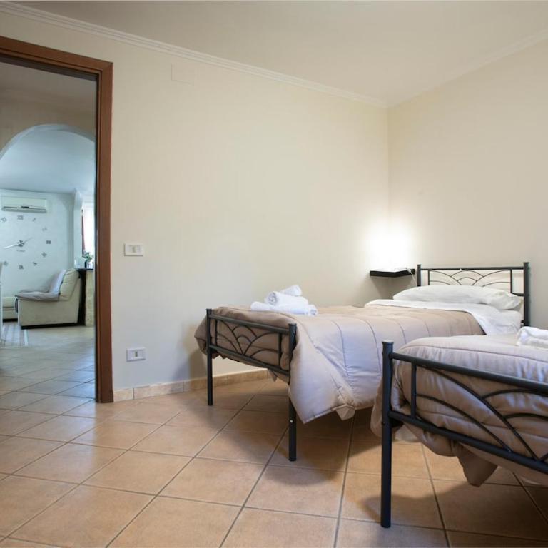 Liberty House airport 5 minutes - Two-Bedroom Apartment - 23