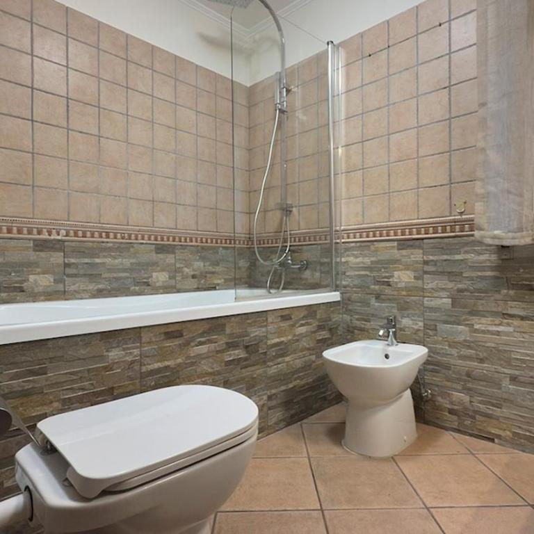 Liberty House airport 5 minutes - Two-Bedroom Apartment - 25