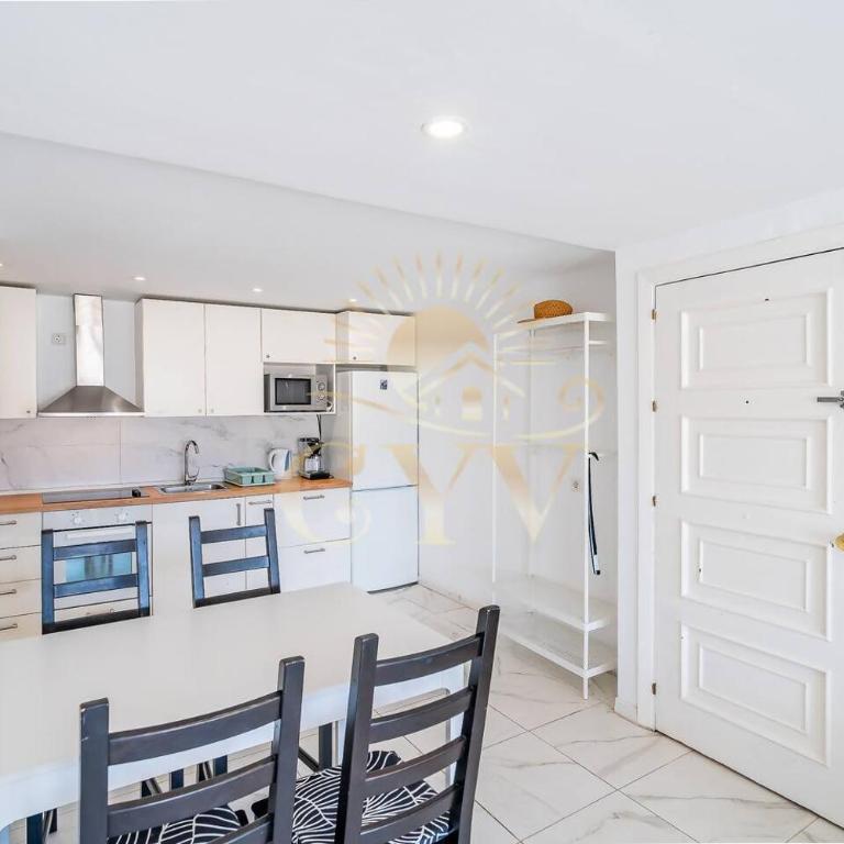 CYV - Sunny Stay in Central Fuengirola - Apartment with Terrace - 13