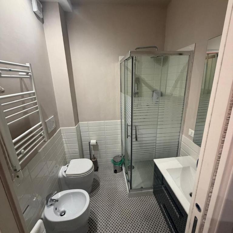 Rosis Guest House - Camera Matrimoniale con Bagno Privato - 1