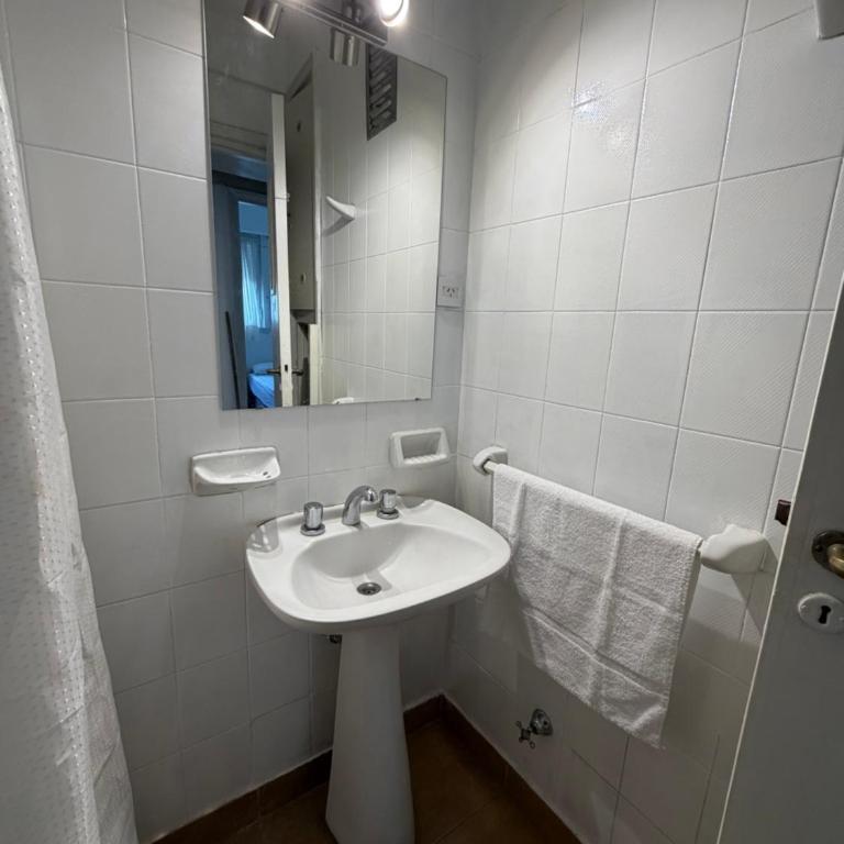 Depto frente a Plaza Colón- luminoso cómodo y renovado - Apartamento de 2 dormitorios - 6