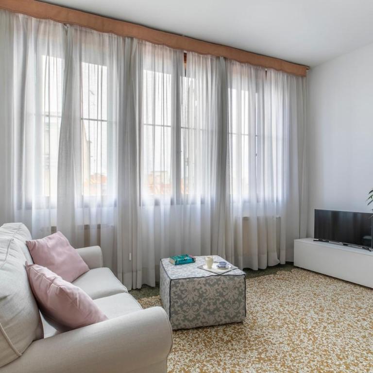 Skyline Home Bright and Quiet - Appartamento Superior con 2 Camere da Letto - 5