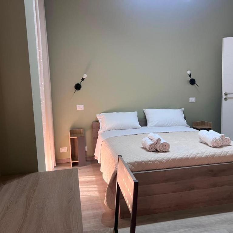 B&B Civico 122 - Camera Matrimoniale Deluxe (2 Adulti + 1 Bambino) - 1