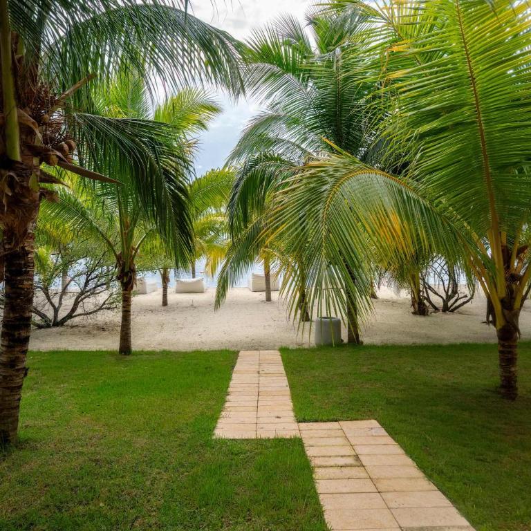 Artila 6BR Beachfront Steps from Caribbean Blue - Appartement - 41
