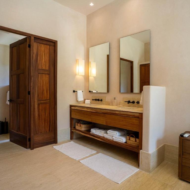 Artila 6BR Beachfront Steps from Caribbean Blue - Appartement - 72
