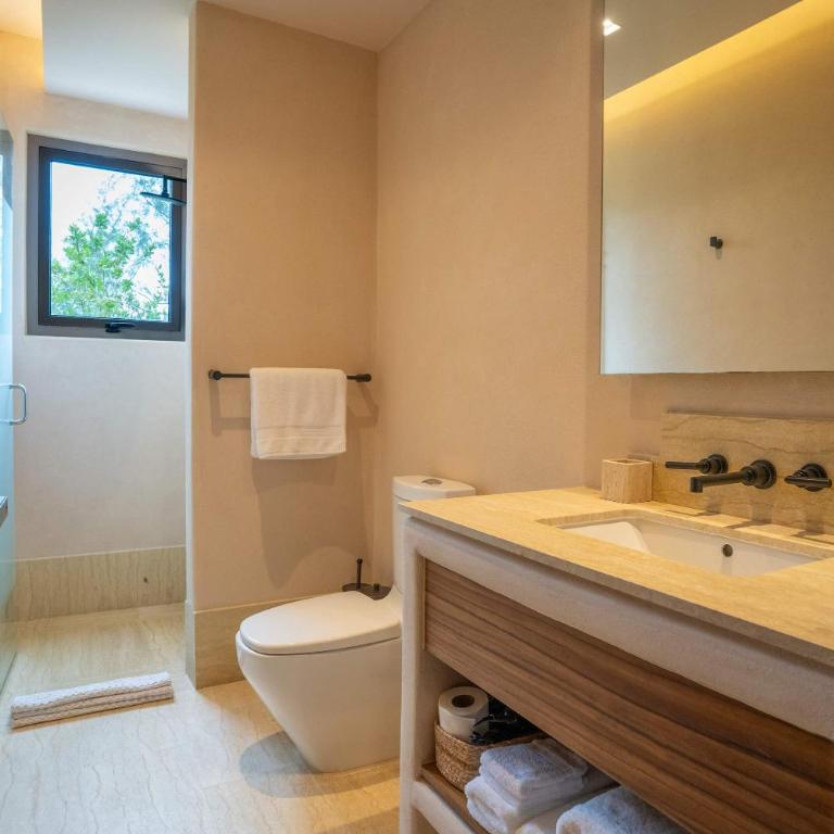 Artila 6BR Beachfront Steps from Caribbean Blue - Appartement - 75
