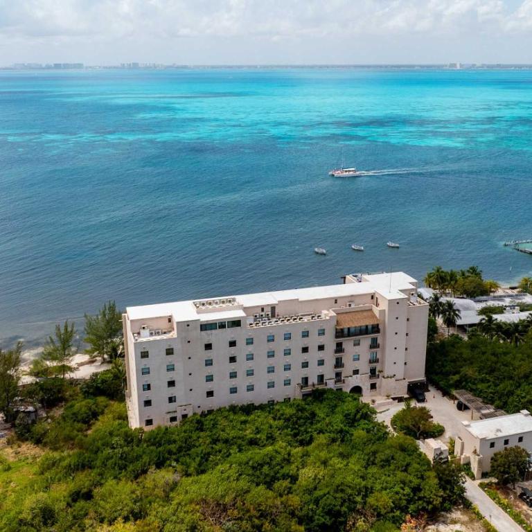 Artila 6BR Beachfront Steps from Caribbean Blue - Appartement - 84