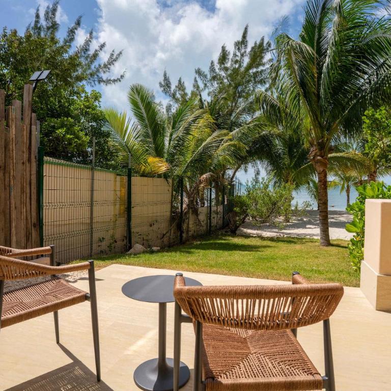 Artila 6BR Beachfront Steps from Caribbean Blue - Appartement - 87