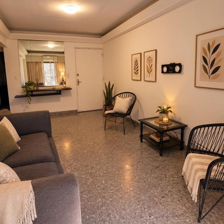 Dto en Boedo, calido a pasos del centro - Apartamento de 2 dormitorios - 1