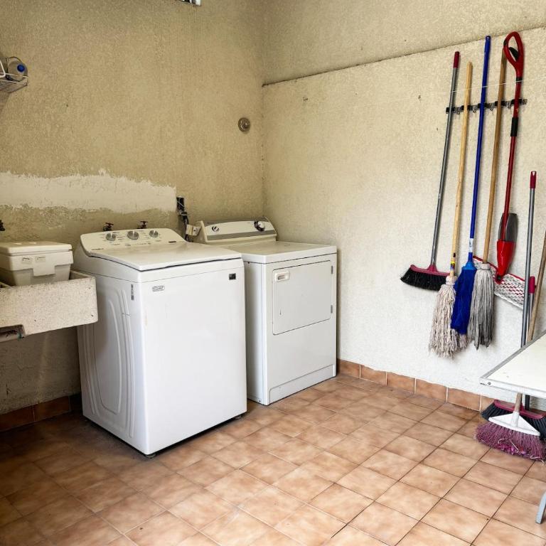 Consulado Americano - MiniDepa 21-La Fama - Apartamento - 24