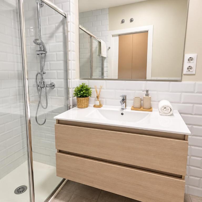 EL RINCON DE LA MERCED 2 Junto Laurel Aire acondicionado By Apartamentos Logrono - Apartamento - 16