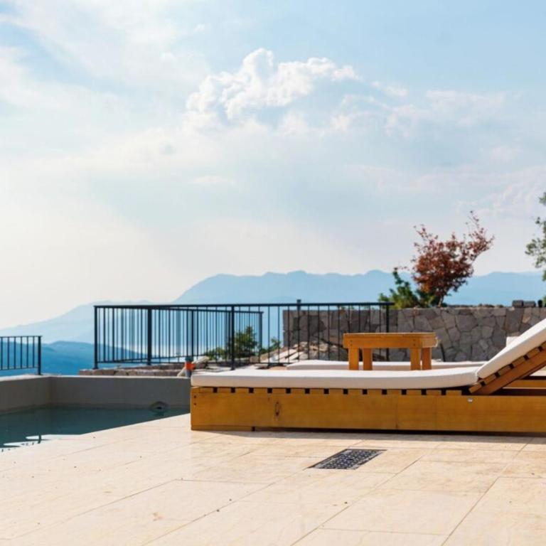 Elite suburb of Budva - Villa am Strand - 4