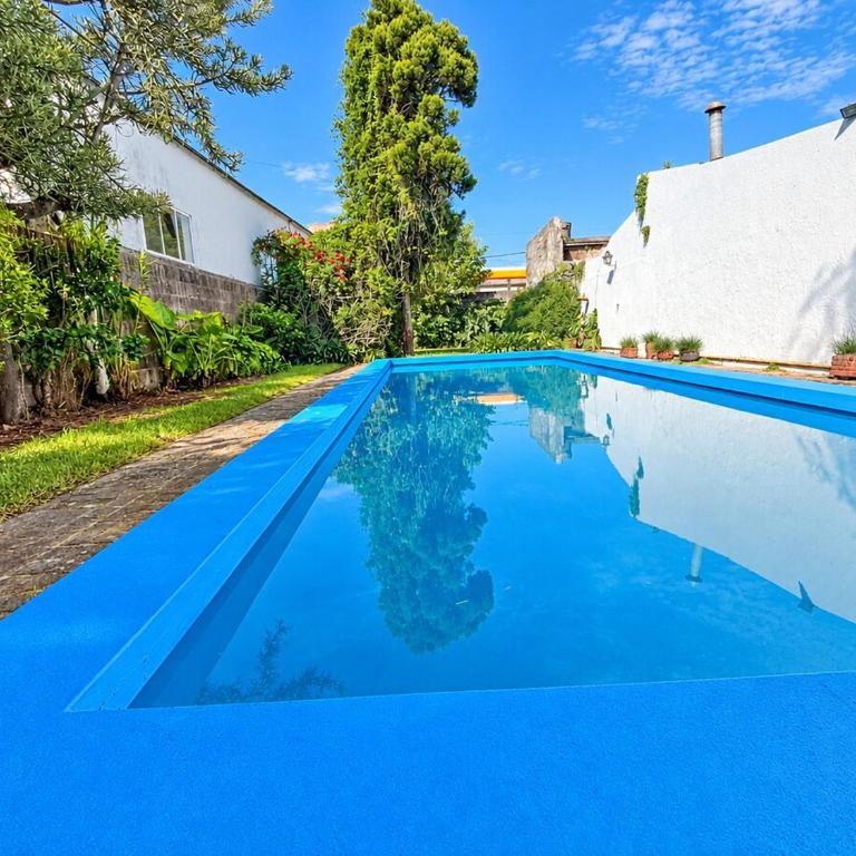 Casa en Gualeguaychu centro, pileta y jardin - Three-Bedroom House - 17