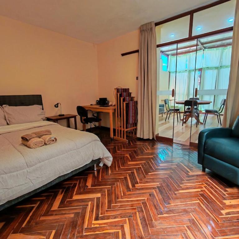 Spacious Private Apartment in Historic House - One-Bedroom Apartment - 1