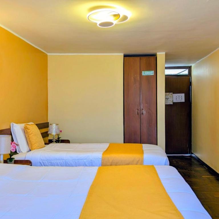 Hotel San Lázaro Arequipa - Cochera - Hotel en Arequipa - Habitación Doble Estándar con 2 camas dobles - 1